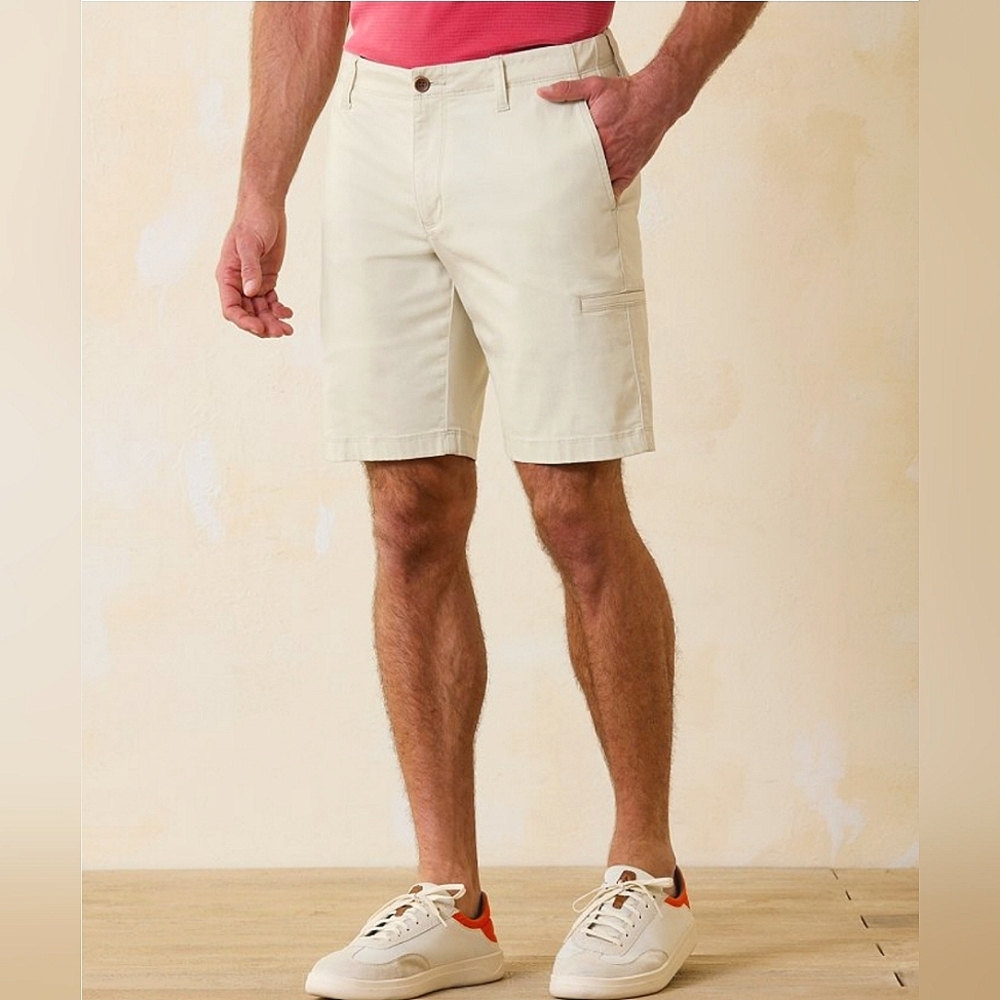 TOMMY BAHAMA  Sz 44 Mens Boracay 10-Inch Cargo Shorts